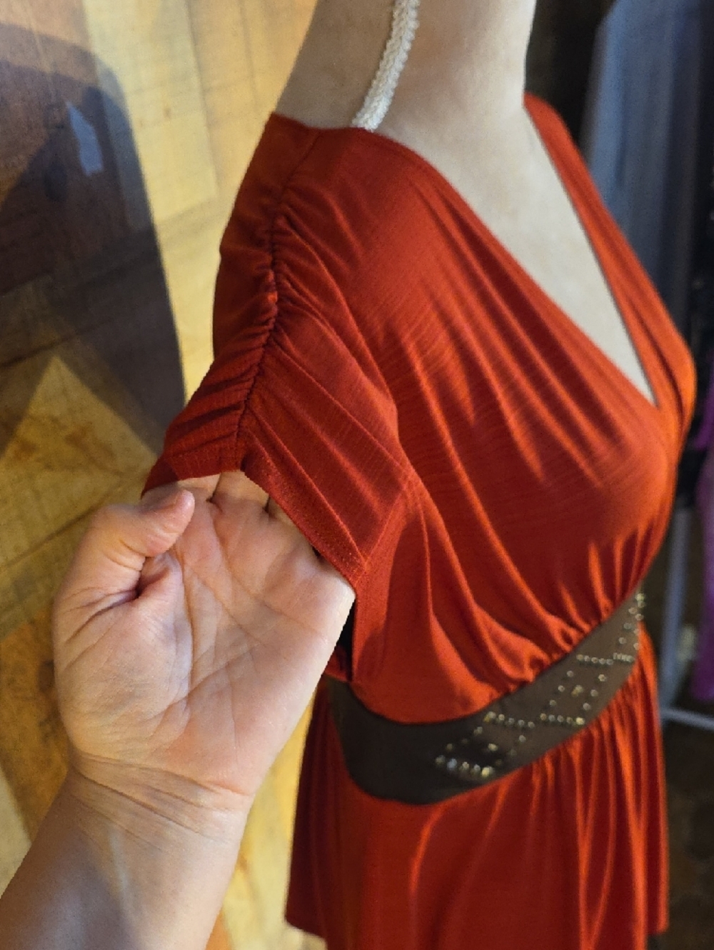 AB Studio Brick Orange V‑Neck Ruched Waist Tunic Top - Picture 6 of 9